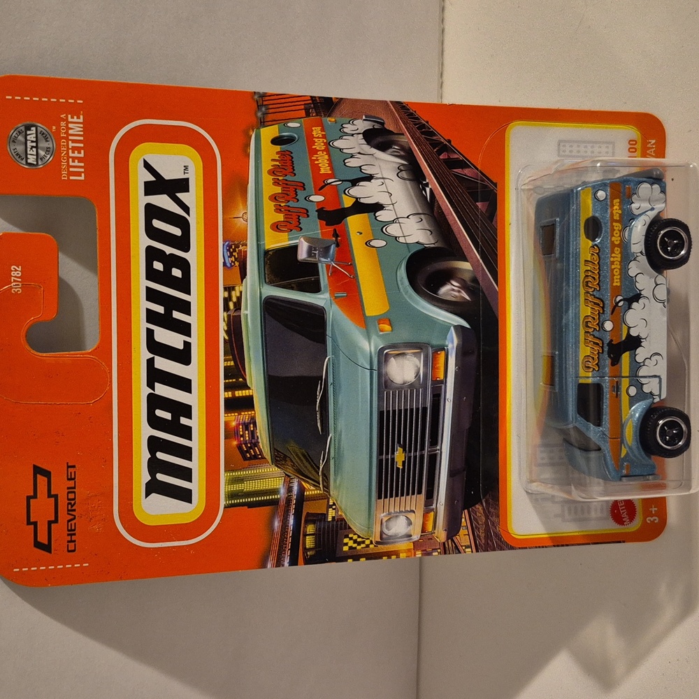 D4  Matchbox  75 Chevy  Van with shipping protector